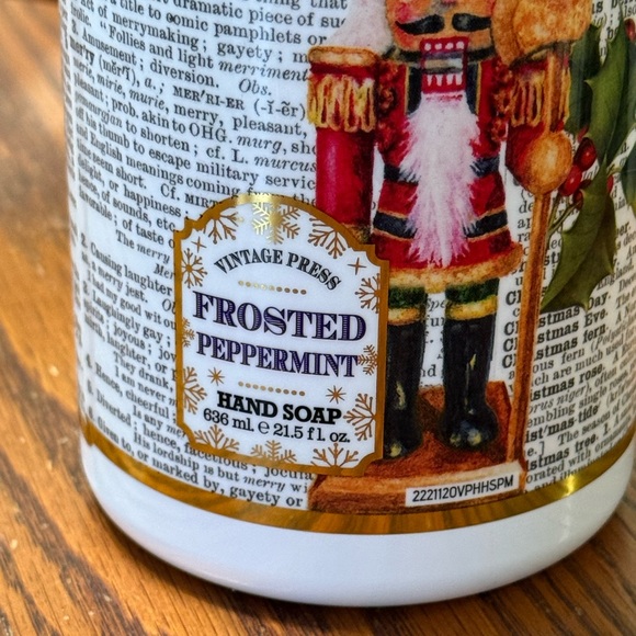 Vintage Press Frosted Peppermint Hand Soap Nutcracker Christmas New - Picture 2 of 5